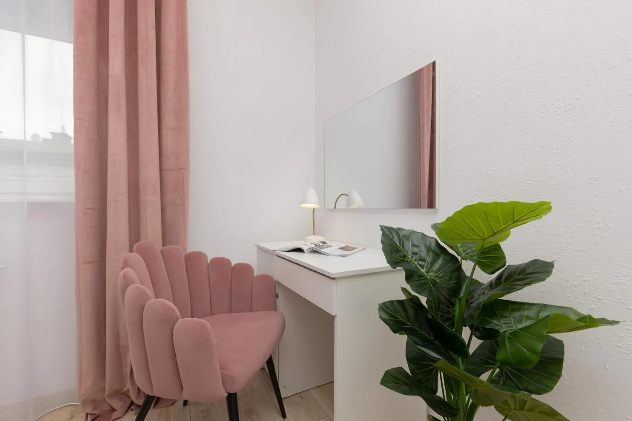 Metro Bemowo Two-Storey Apartment Pelczynskiego By Noclegi Renters Varsó