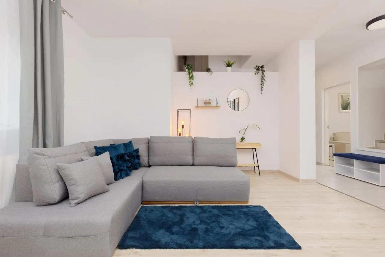 Metro Bemowo Two-Storey Apartment Pelczynskiego By Noclegi Renters Varsó