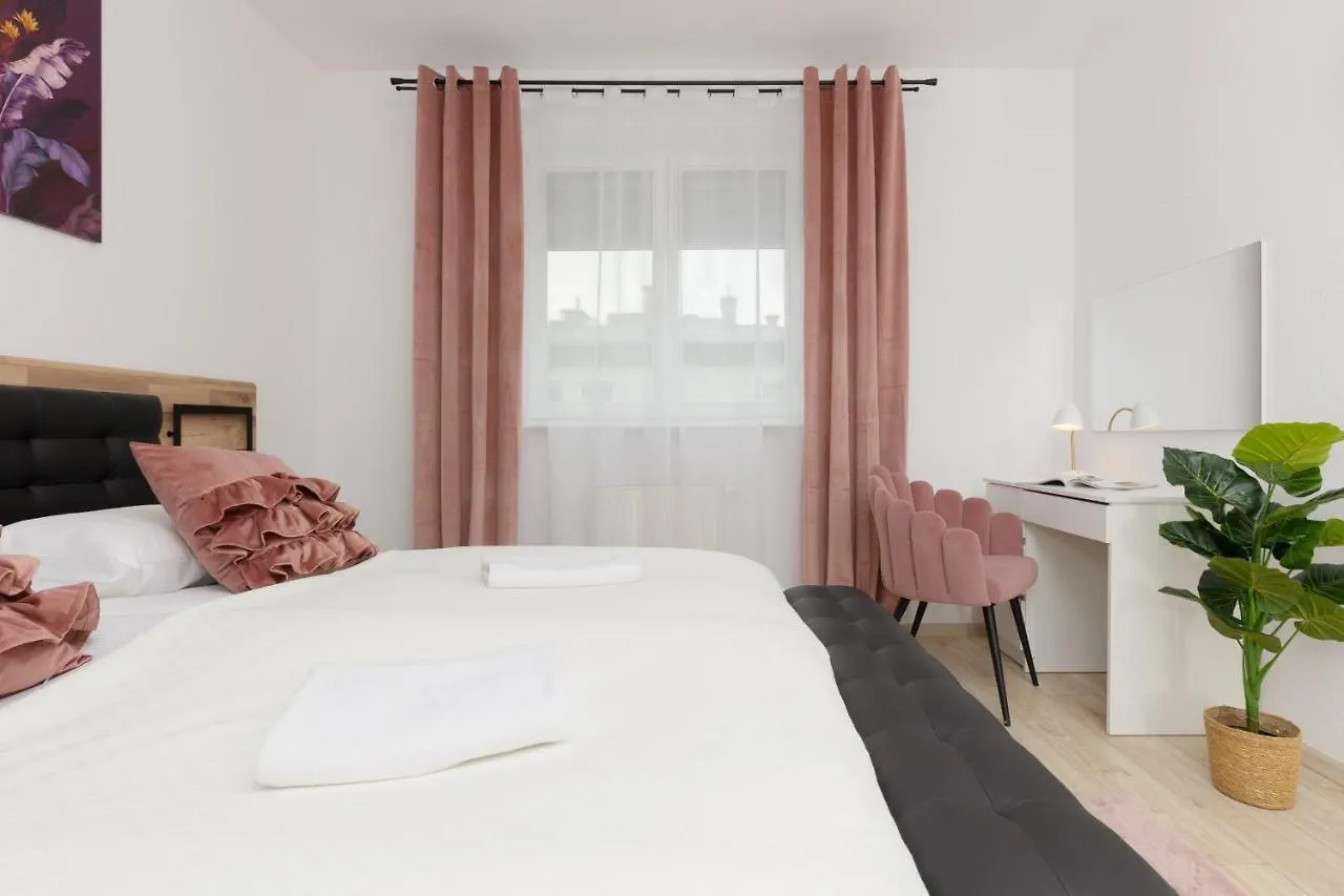 Metro Bemowo Two-Storey Apartment Pelczynskiego By Noclegi Renters Varsó 0*,  Lengyelország